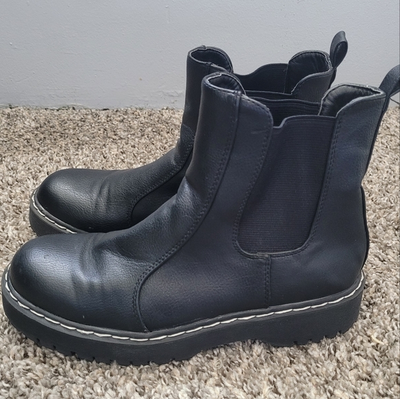 Boots - Picture 2 of 3